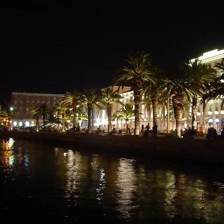 Center Of Lägenhet Split